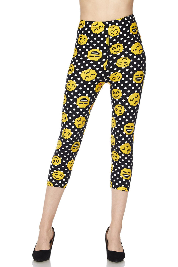 Buttery Soft Retro Pixel Arcade Emoji Plus Size Capris (One Size Plus,Yellow)