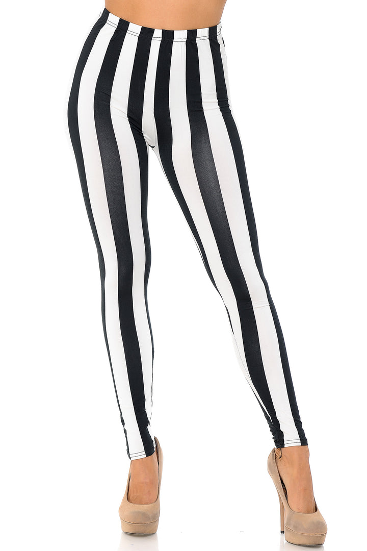 Buttery Soft Black and White Wide Stripe Leggings (One Size Regular,Black)