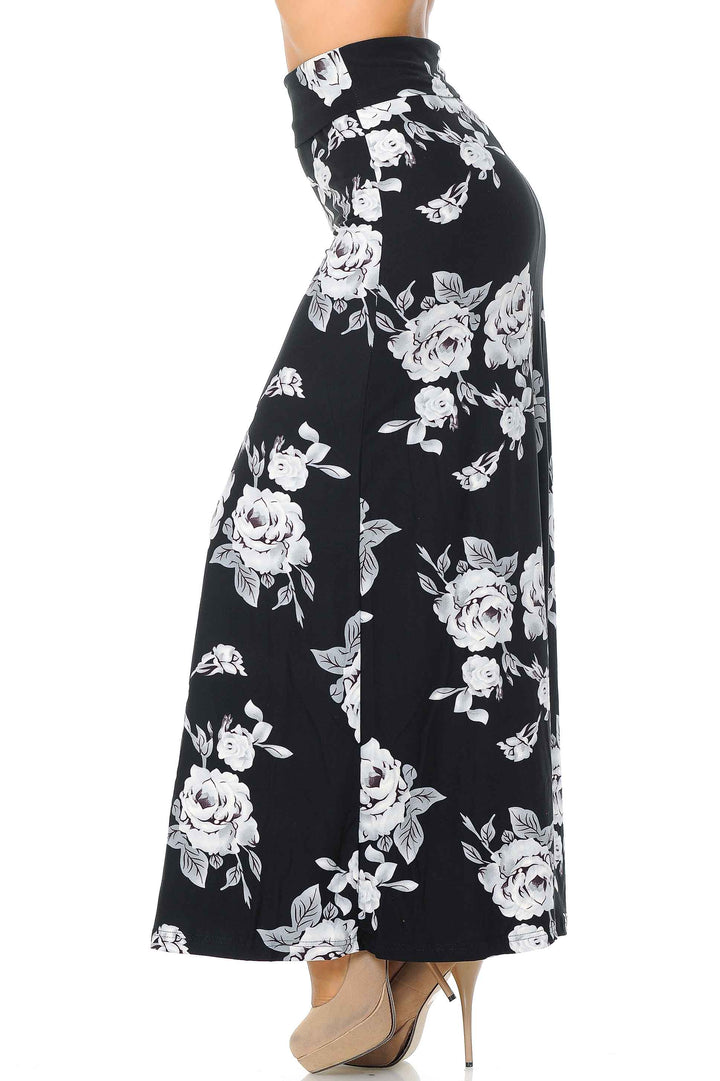 Buttery Soft White Jumbo Rose Maxi Skirt (One Size Regular,Black)