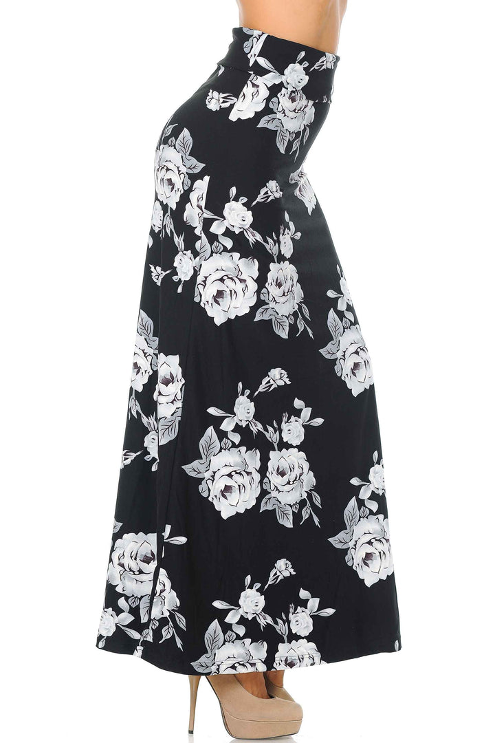 Buttery Soft White Jumbo Rose Maxi Skirt (One Size Regular,Black)