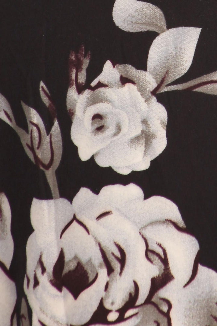 Buttery Soft White Jumbo Rose Maxi Skirt (One Size Regular,Black)