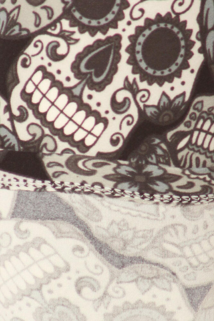 Buttery Soft Charcoal Sugar Skull Plus Size Leggings (One Size Plus,Black)