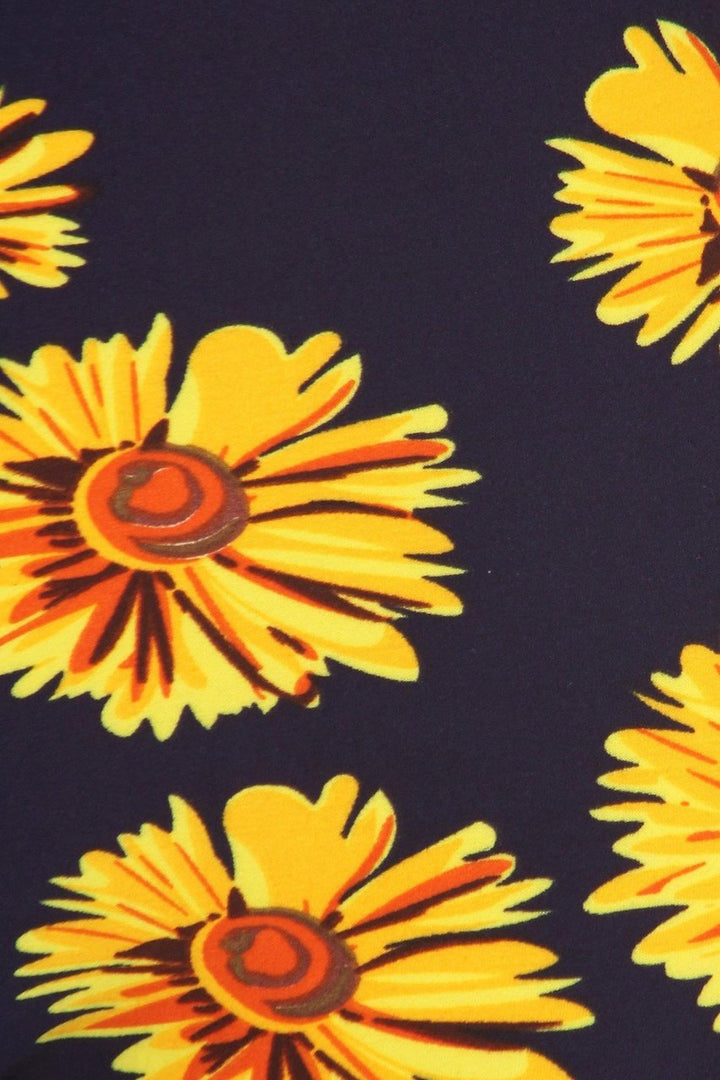 World of Leggings - Buttery Soft Summer Daisy Plus Size Leggings