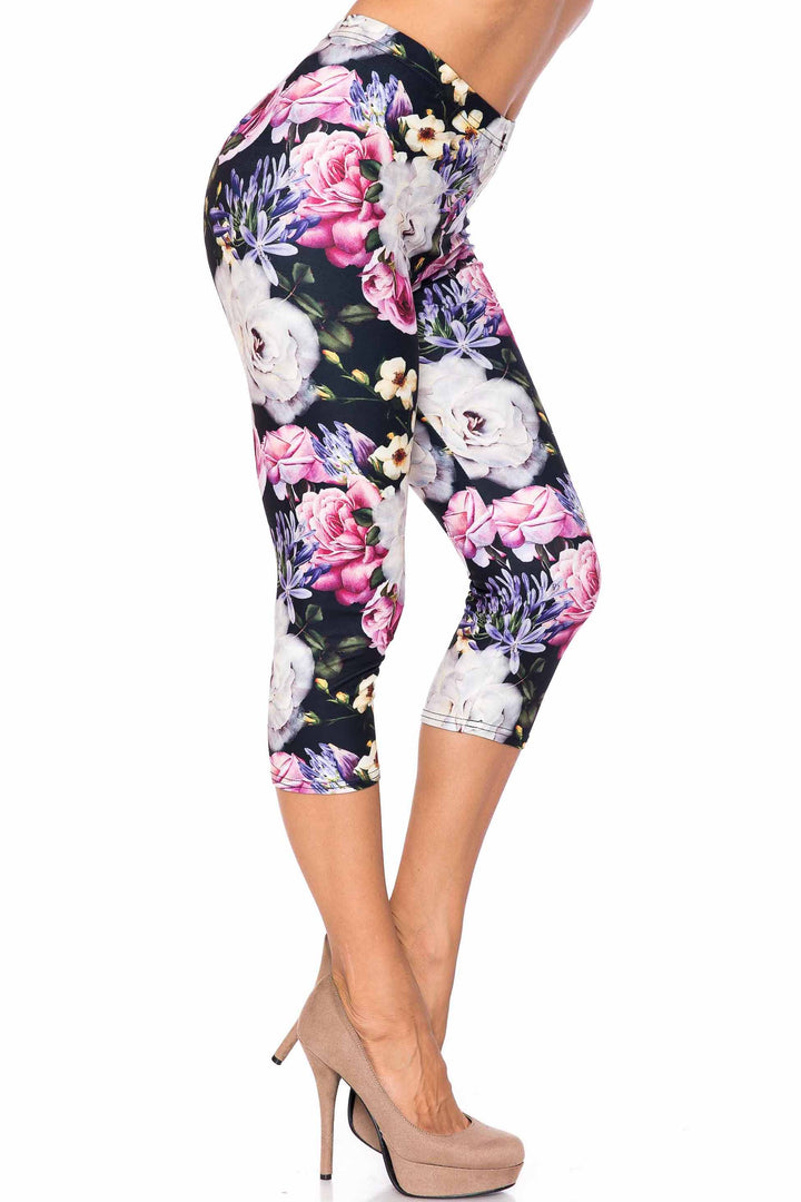 Creamy Soft Floral Garden Bouquet Capris - USA Fashionâ„¢ (One Size Regular,White)