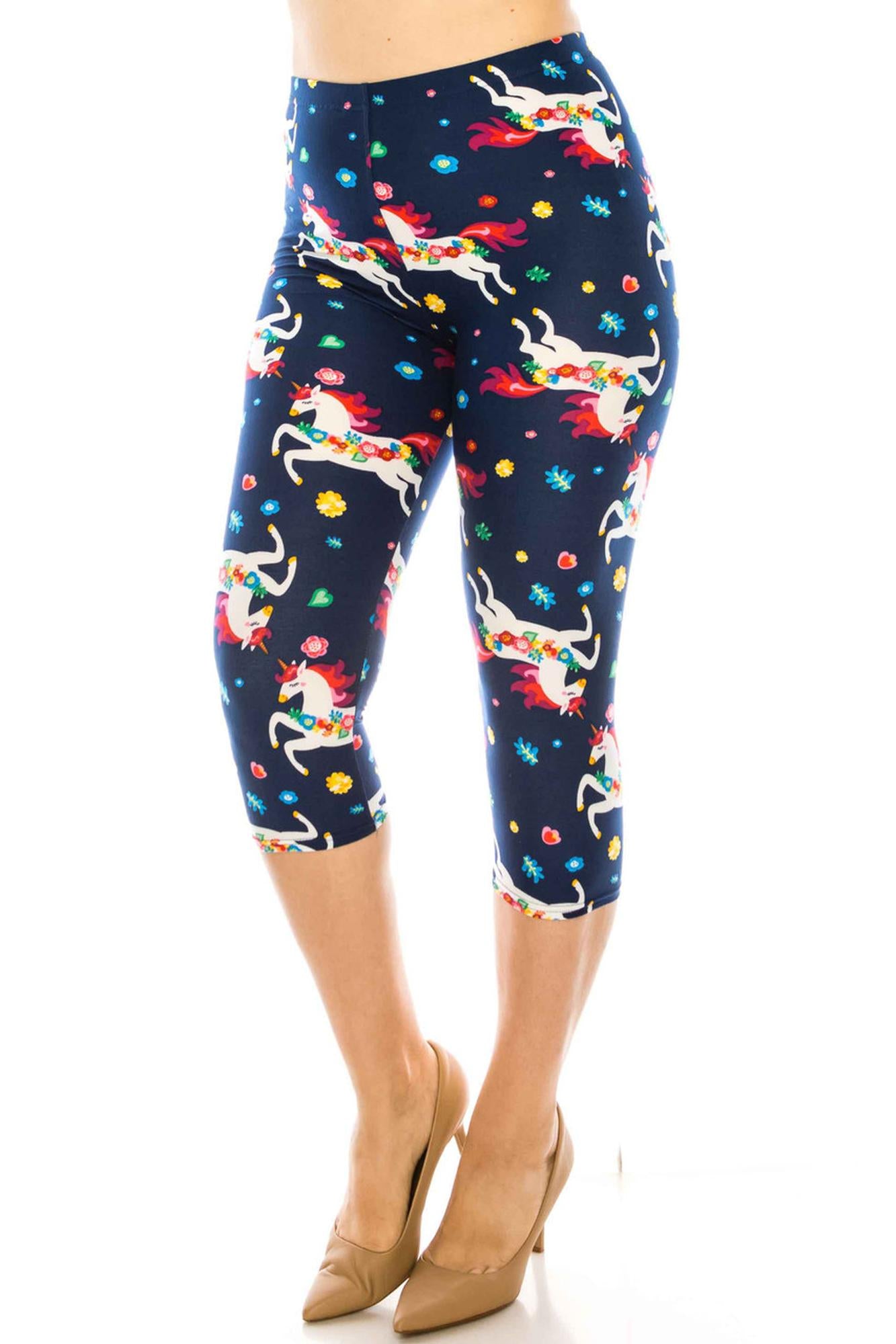 Buttery Soft Leaping Unicorns Plus Size Capris (One Size Plus,Navy)