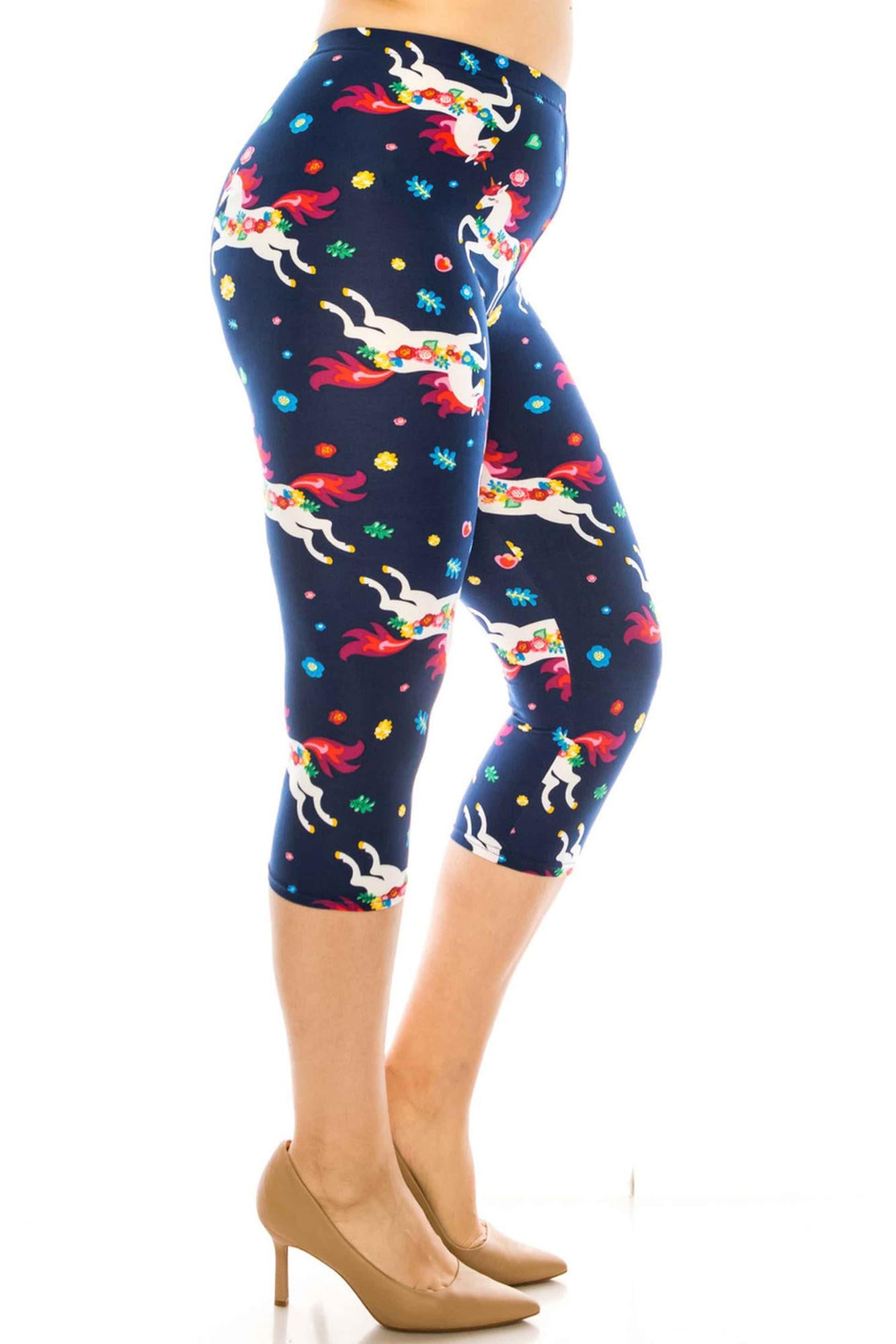 Buttery Soft Leaping Unicorns Plus Size Capris (One Size Plus,Navy)