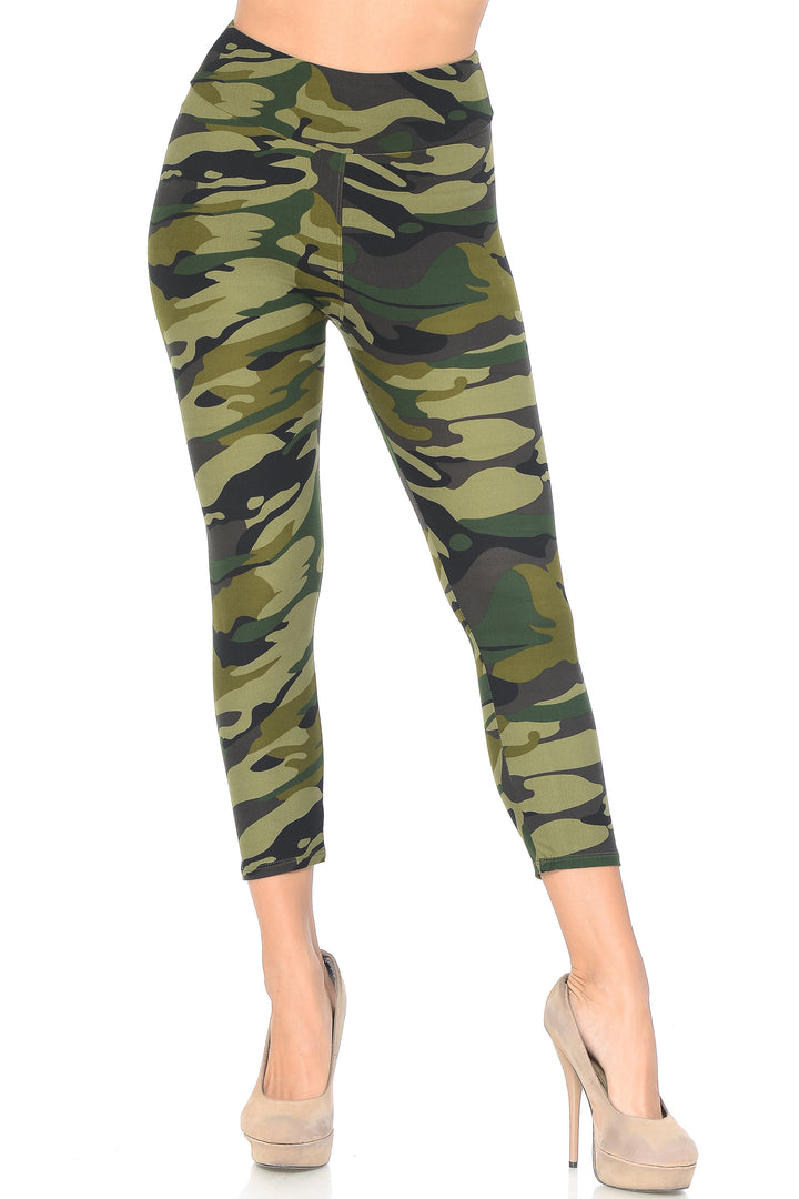 Buttery Soft Green Camouflage High Waisted Capri - EEVEE (One Size Regular,Green)