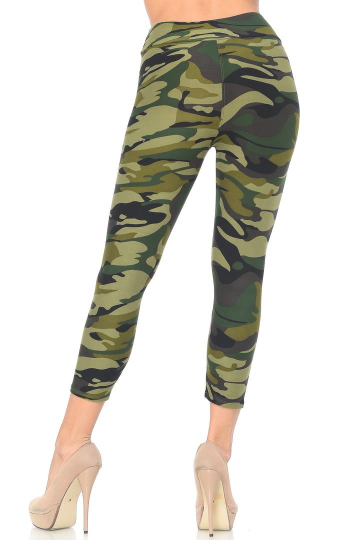 Buttery Soft Green Camouflage High Waisted Capri - EEVEE (One Size Regular,Green)