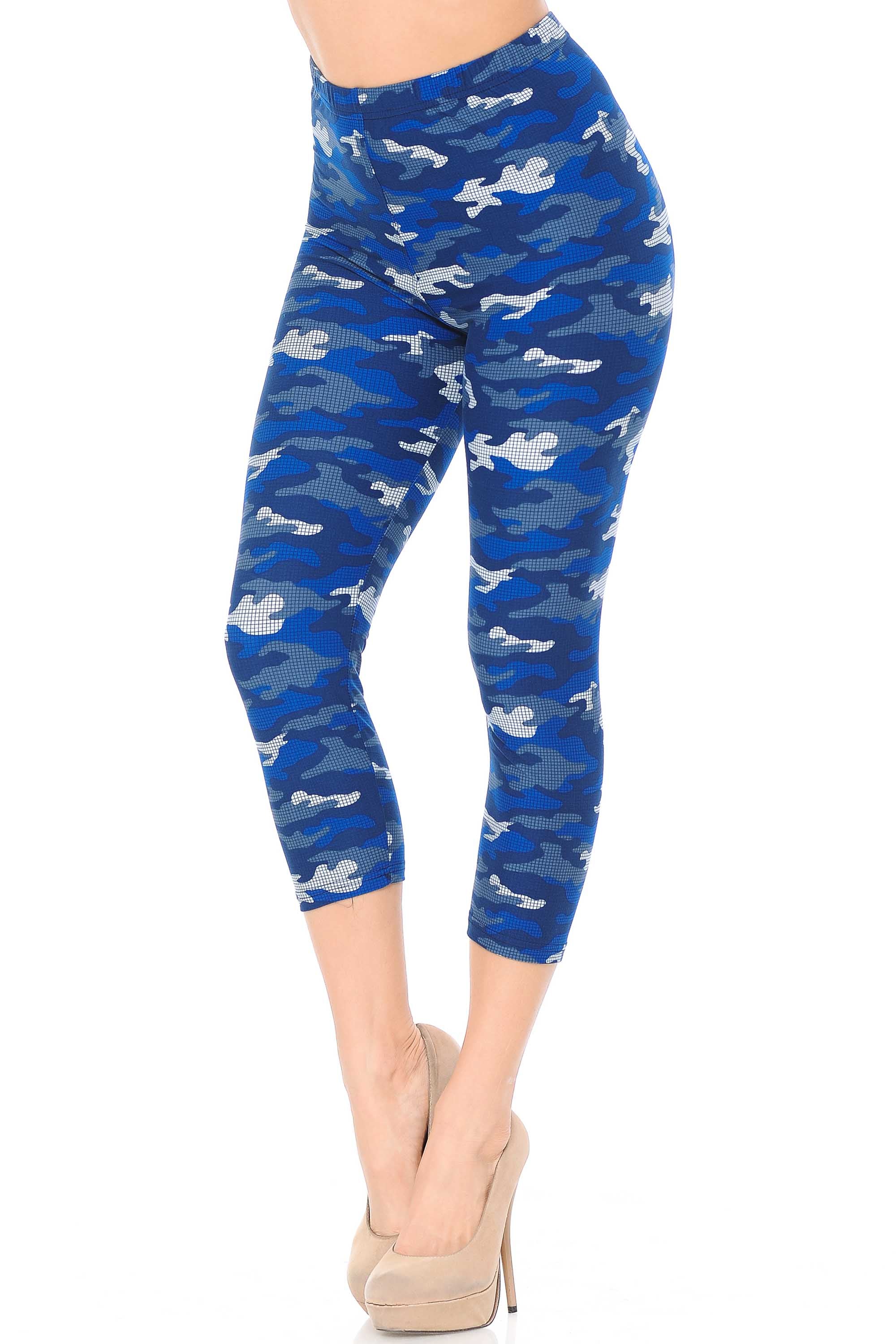 Buttery Soft Blue Grid Camouflage Capris (One Size Regular,Blue)