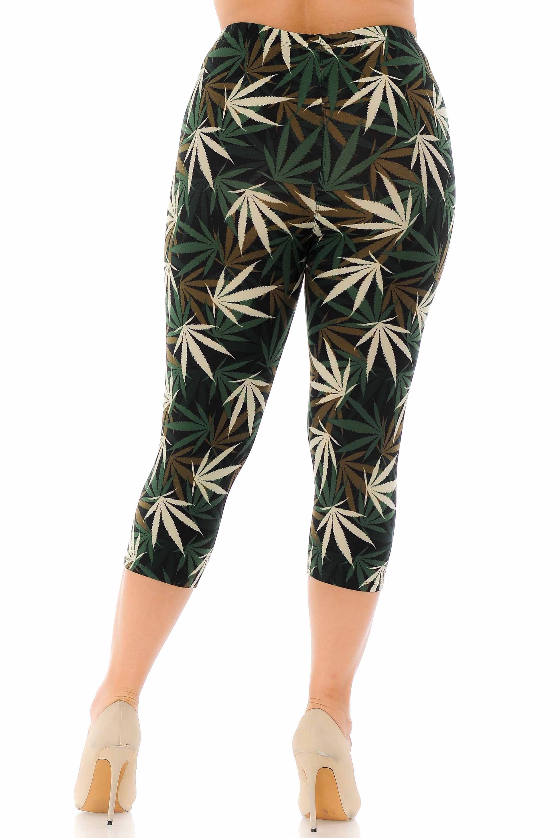 Buttery Soft Earthen Marijuana Plus Size Capris (One Size Plus,Green)