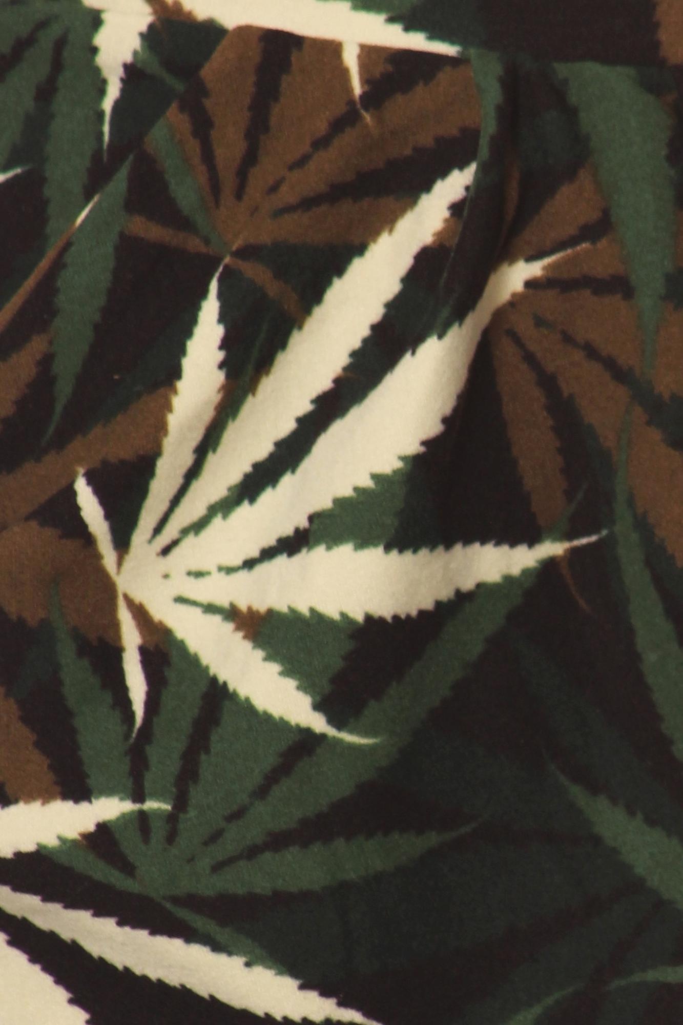 Buttery Soft Earthen Marijuana Plus Size Capris (One Size Plus,Green)