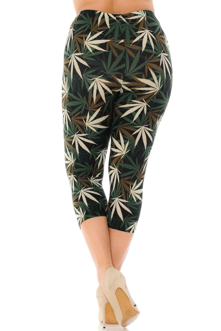 Buttery Soft Earthen Marijuana Plus Size Capris (One Size Plus,Green)