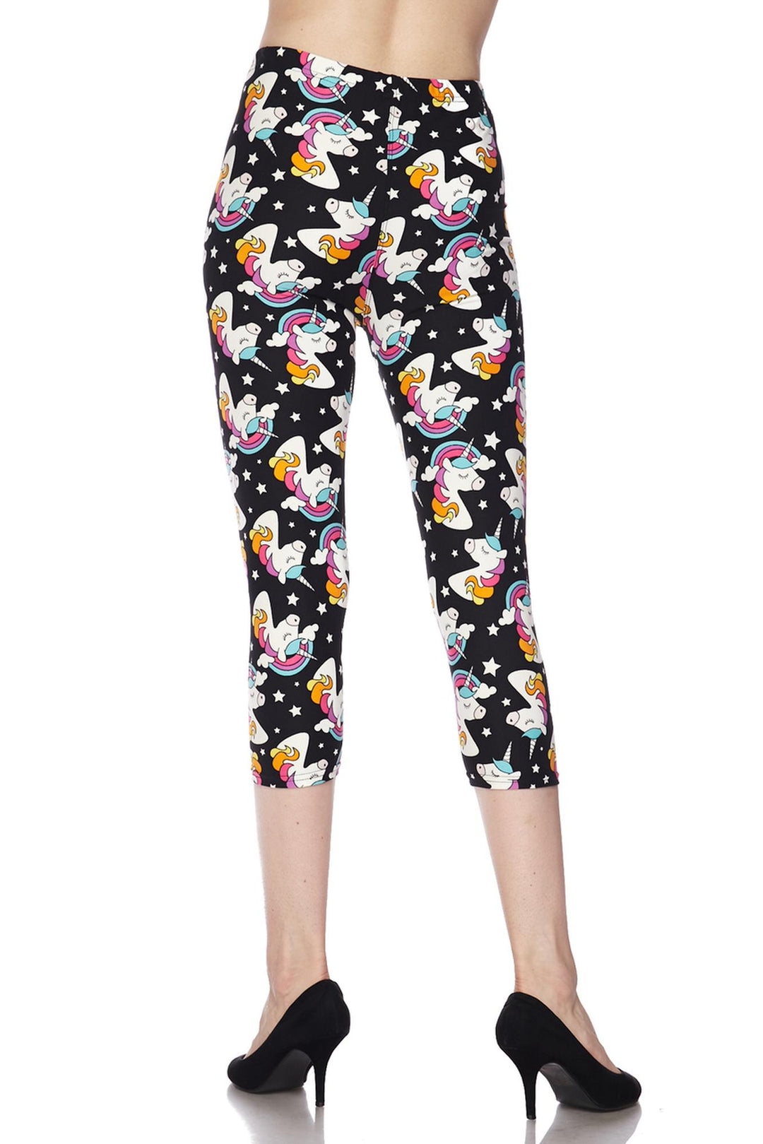 Buttery Soft Dreaming Unicorns Plus Size Capris (One Size Plus,Black)