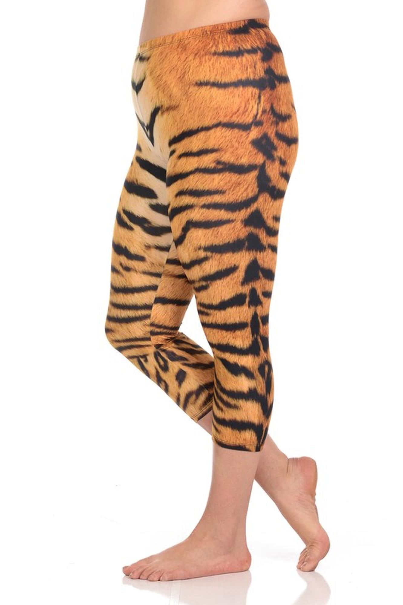 Brushed Graphic Print Tiger Print Plus Size Capris (One Size Plus,Brown)