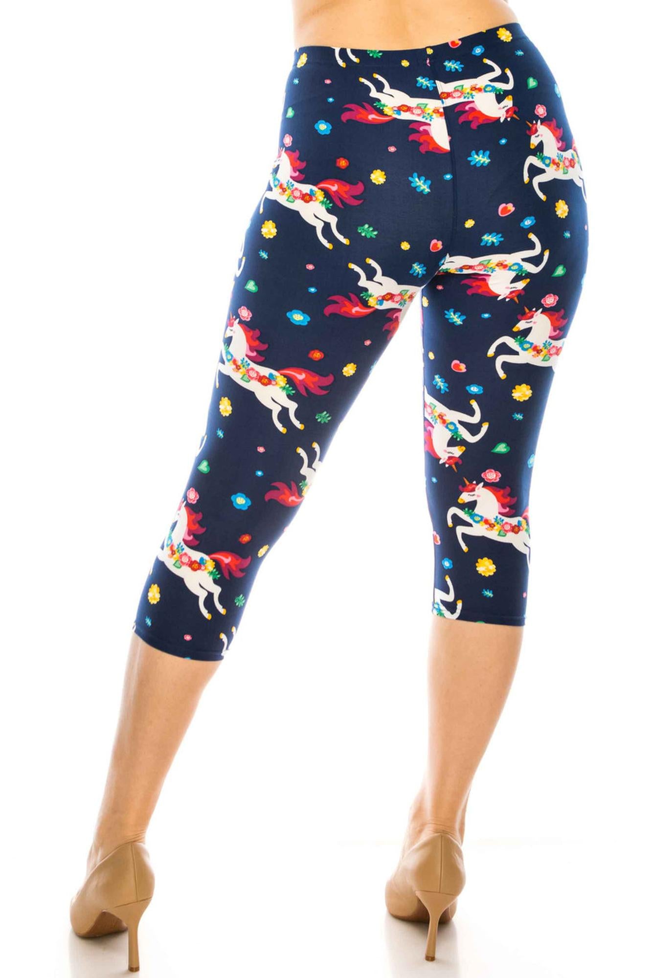 Buttery Soft Leaping Unicorns Plus Size Capris (One Size Plus,Navy)