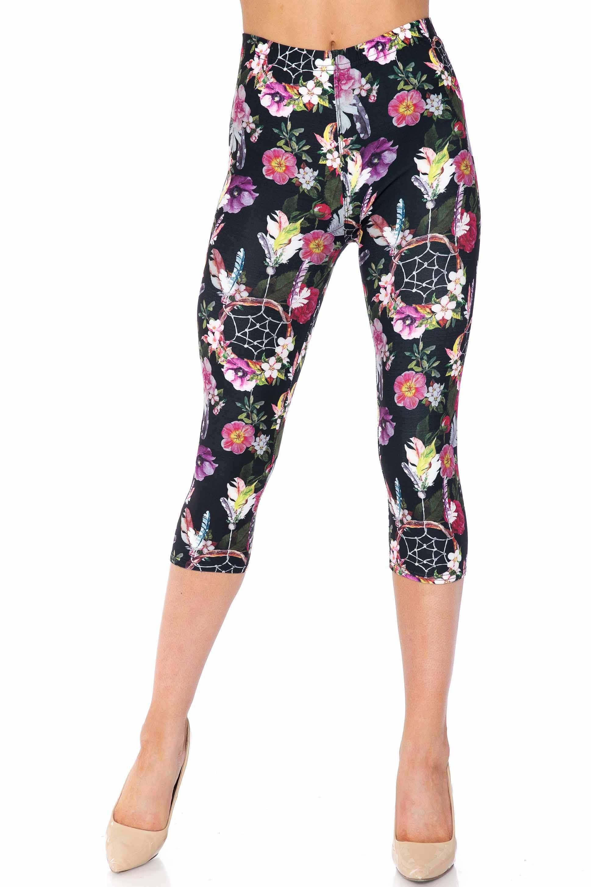 Creamy Soft Floral Dreamcatcher Extra Plus Size Capris - 3X-5X - USA Fashionâ„¢ (XPlus One Size,Black)