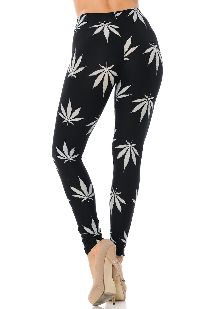 Buttery Soft Black Marijuana Extra Plus Size Leggings - 3X-5X (XPlus One Size,Black)