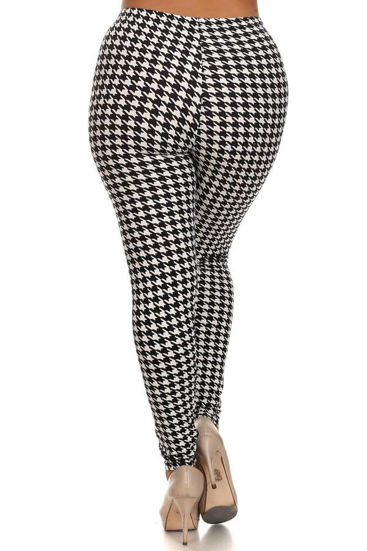 Buttery Soft Black and White Houndstooth Extra Plus Size Leggings - 3X-5X (XPlus One Size,Black)
