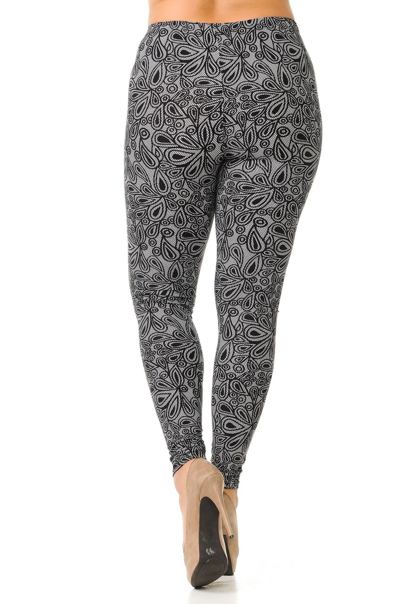 Buttery Soft Netted Petal Extra Plus Size Leggings - 3X-5X (XPlus One Size,Charcoal)