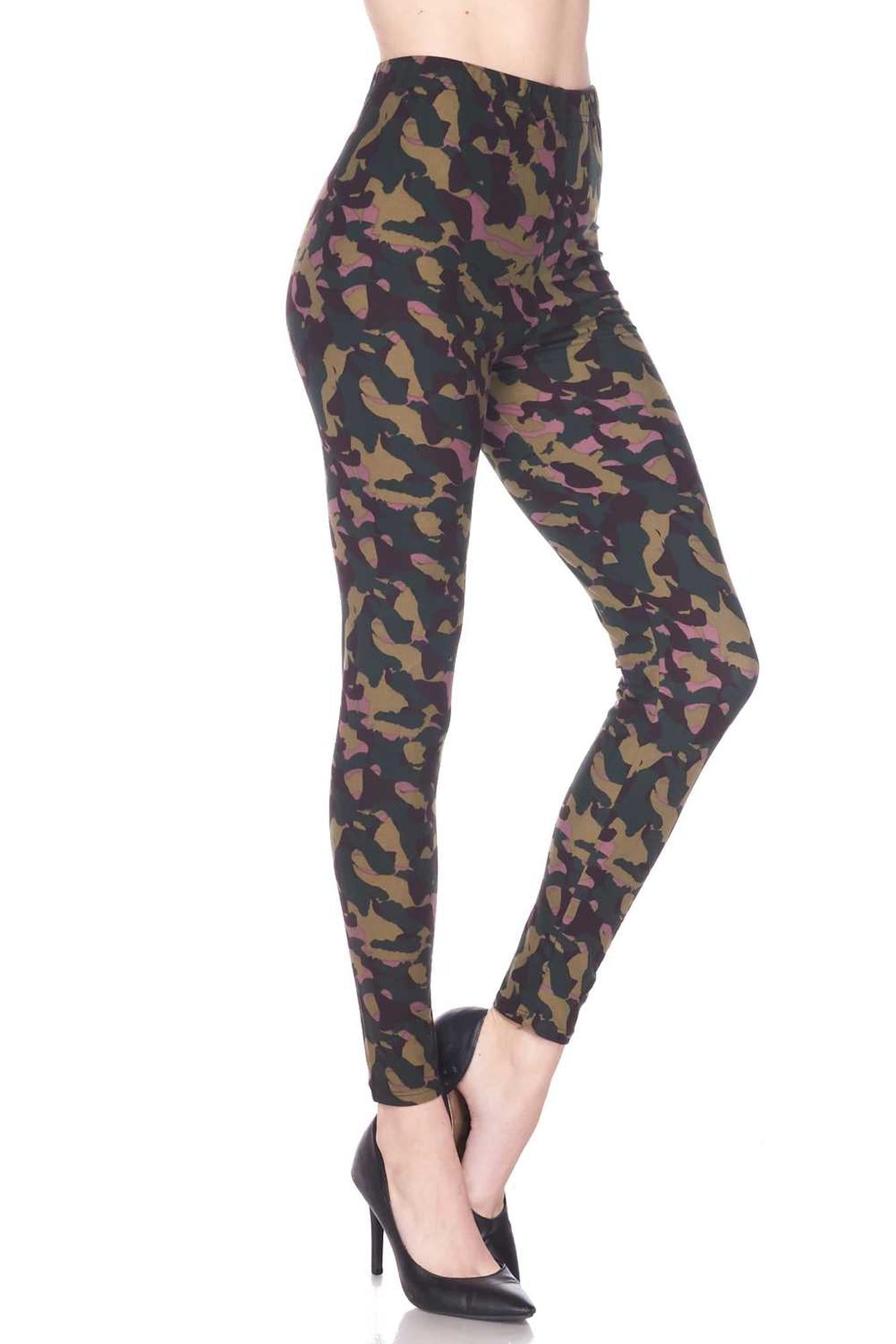 Buttery Soft Midnight Pink Camouflage Leggings (One Size Regular,Brown)