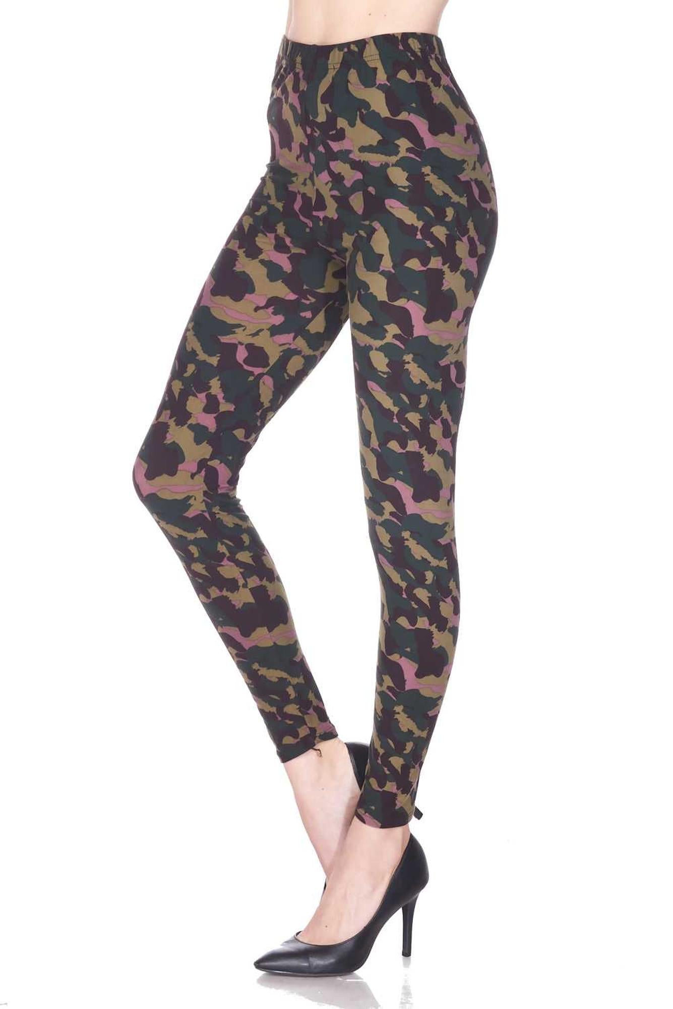 Buttery Soft Midnight Pink Camouflage Leggings (One Size Regular,Brown)