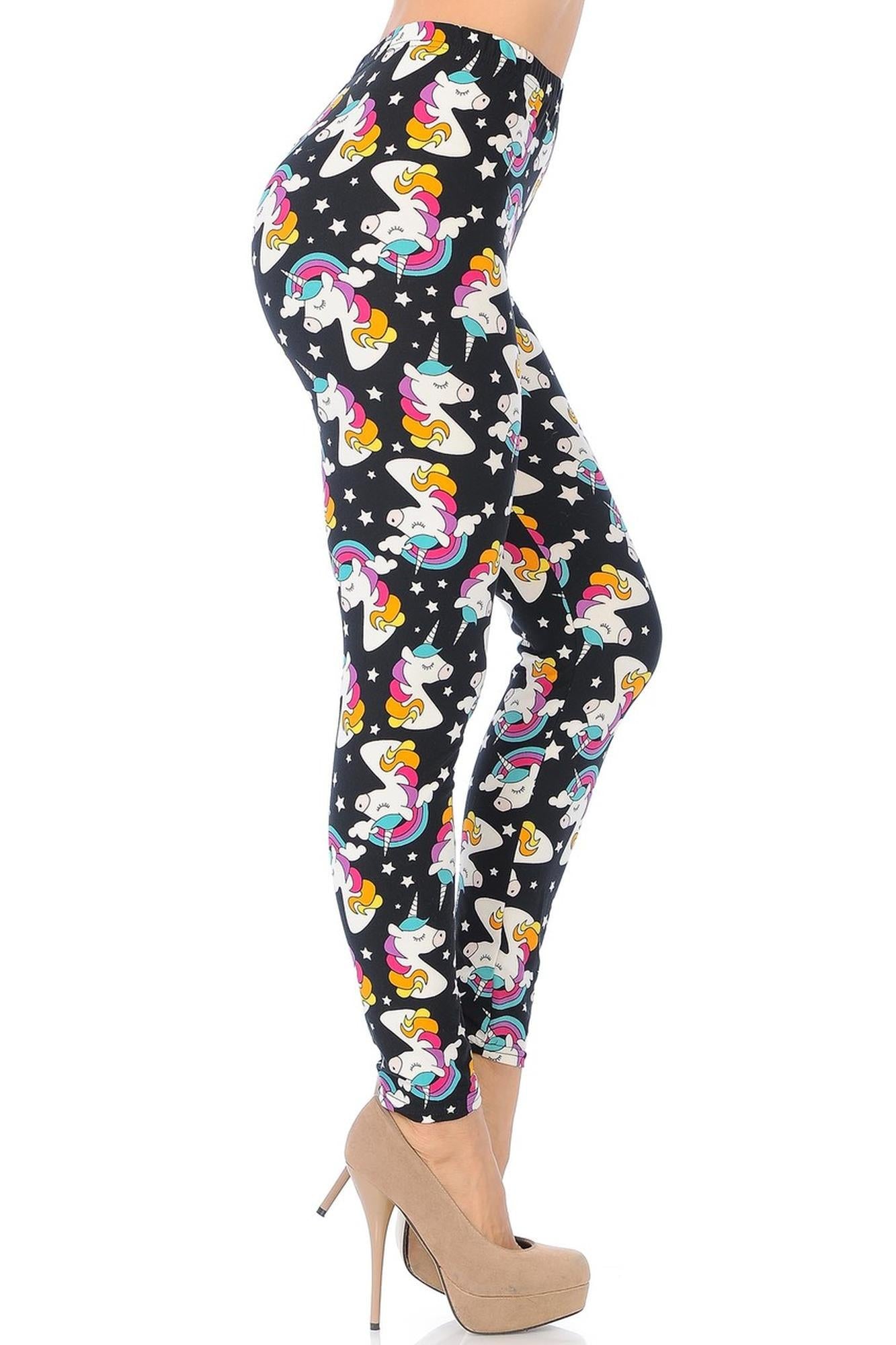 Buttery Soft Dreaming Unicorns Leggings (One Size Regular,Black)
