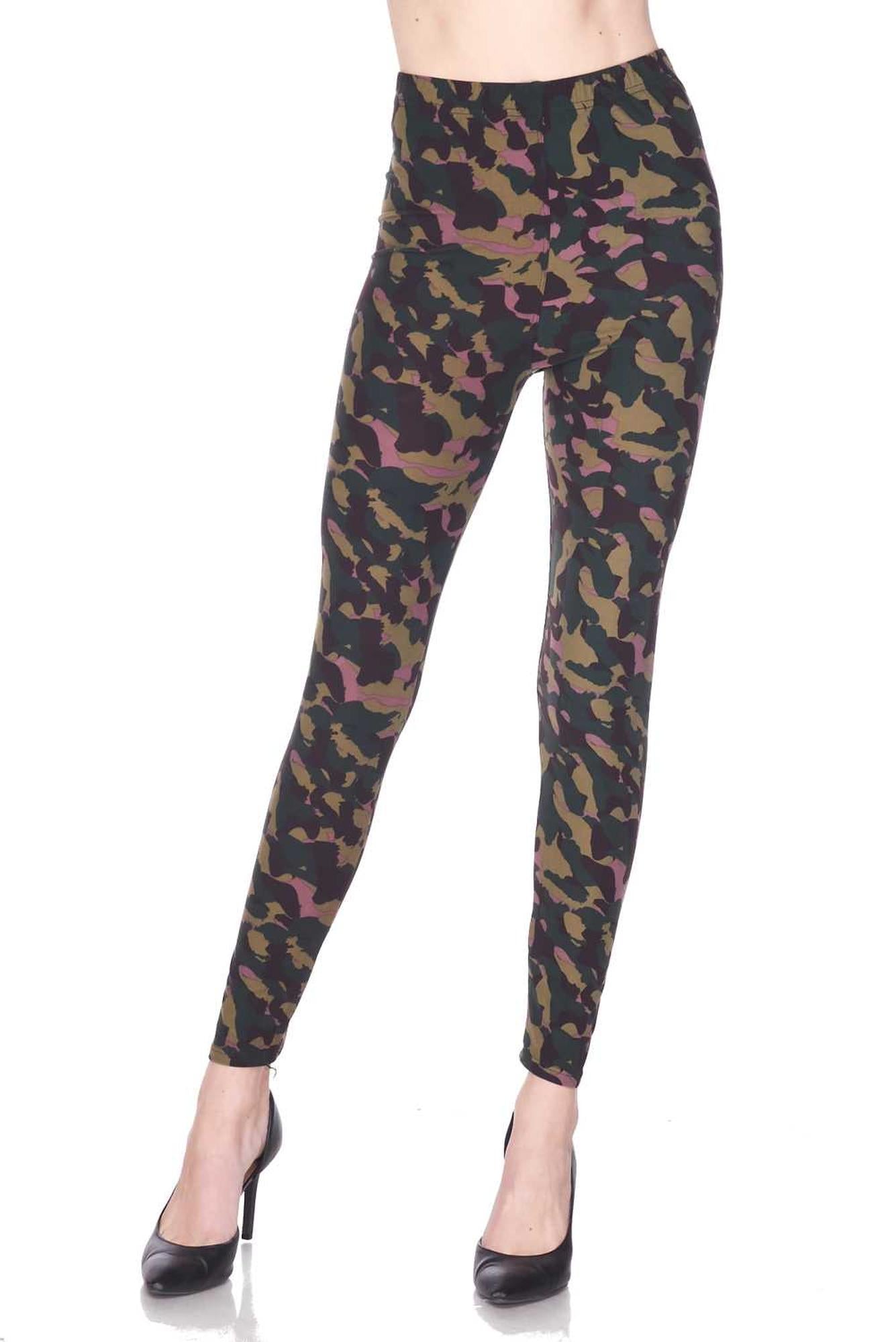 Buttery Soft Midnight Pink Camouflage Leggings (One Size Regular,Brown)