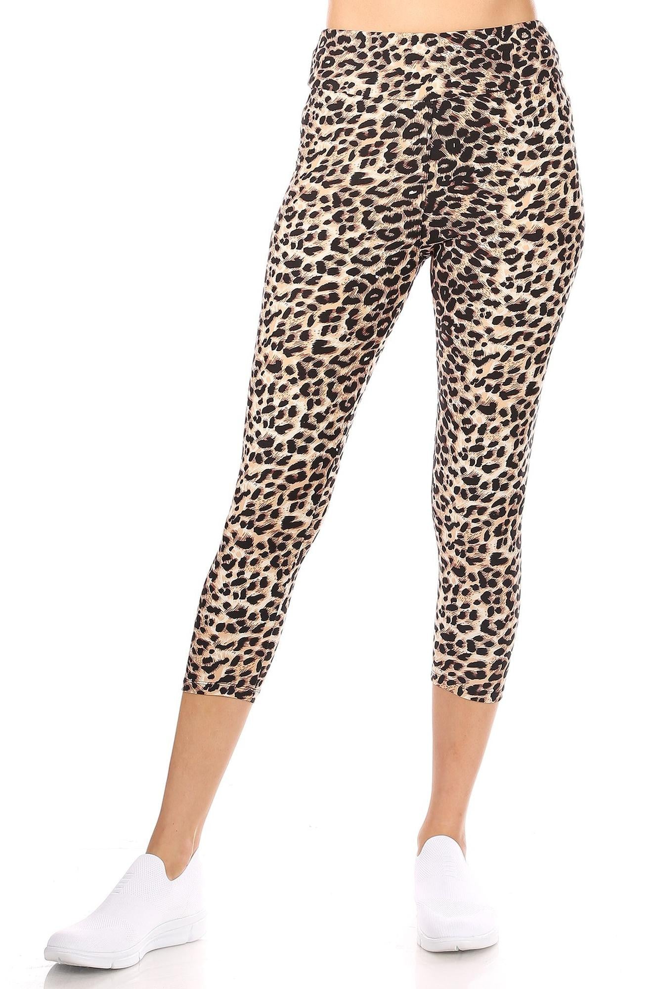 Buttery Soft Feral Cheetah High Waisted Capris (One Size Regular,Brown)