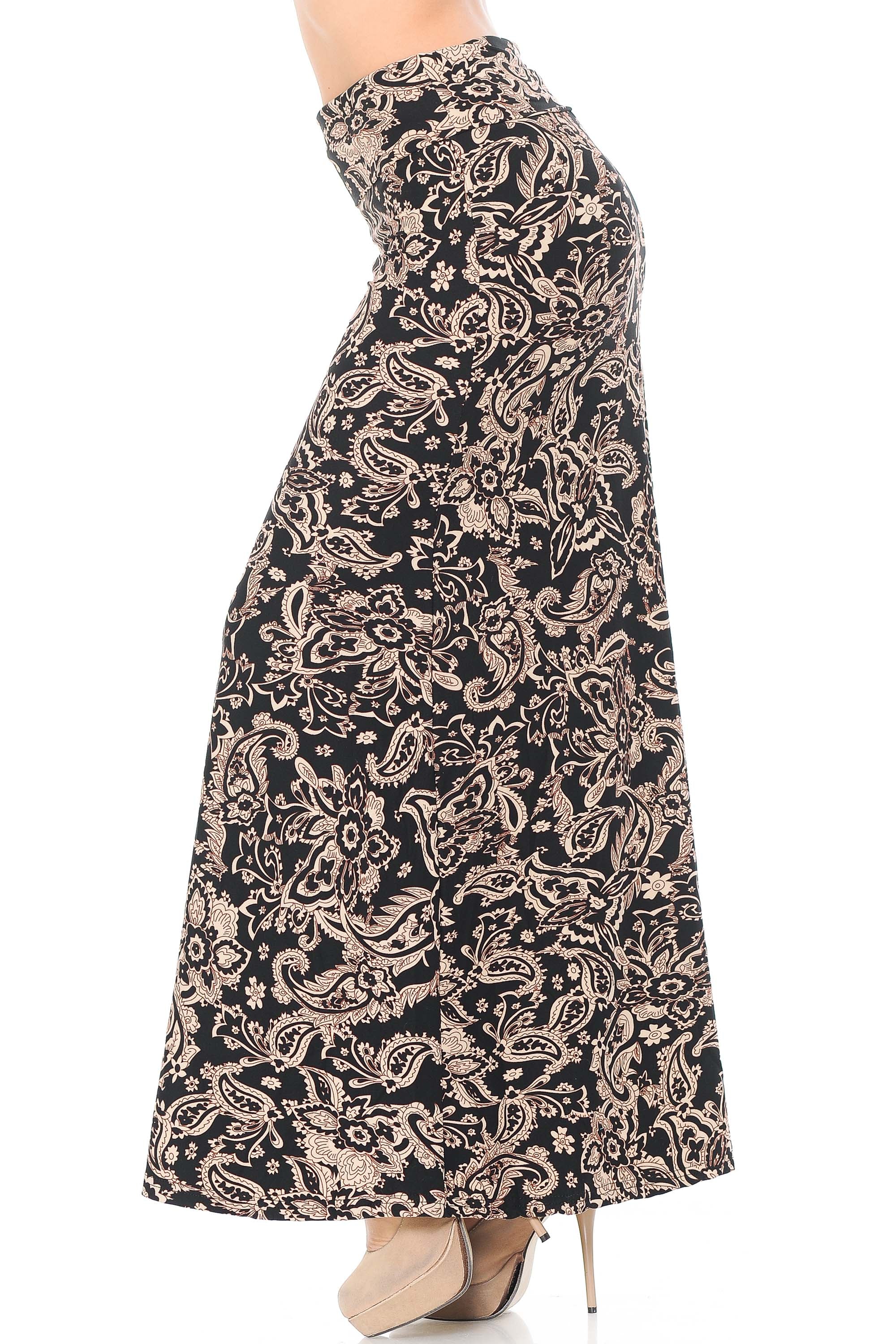 Buttery Soft Sand Pepper Paisley Plus Size Maxi Skirt (One Size Plus,Beige)
