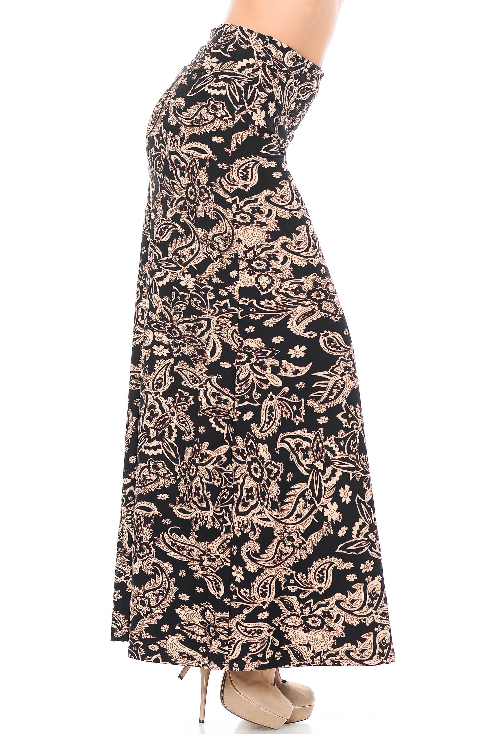 Buttery Soft Sand Pepper Paisley Plus Size Maxi Skirt (One Size Plus,Beige)