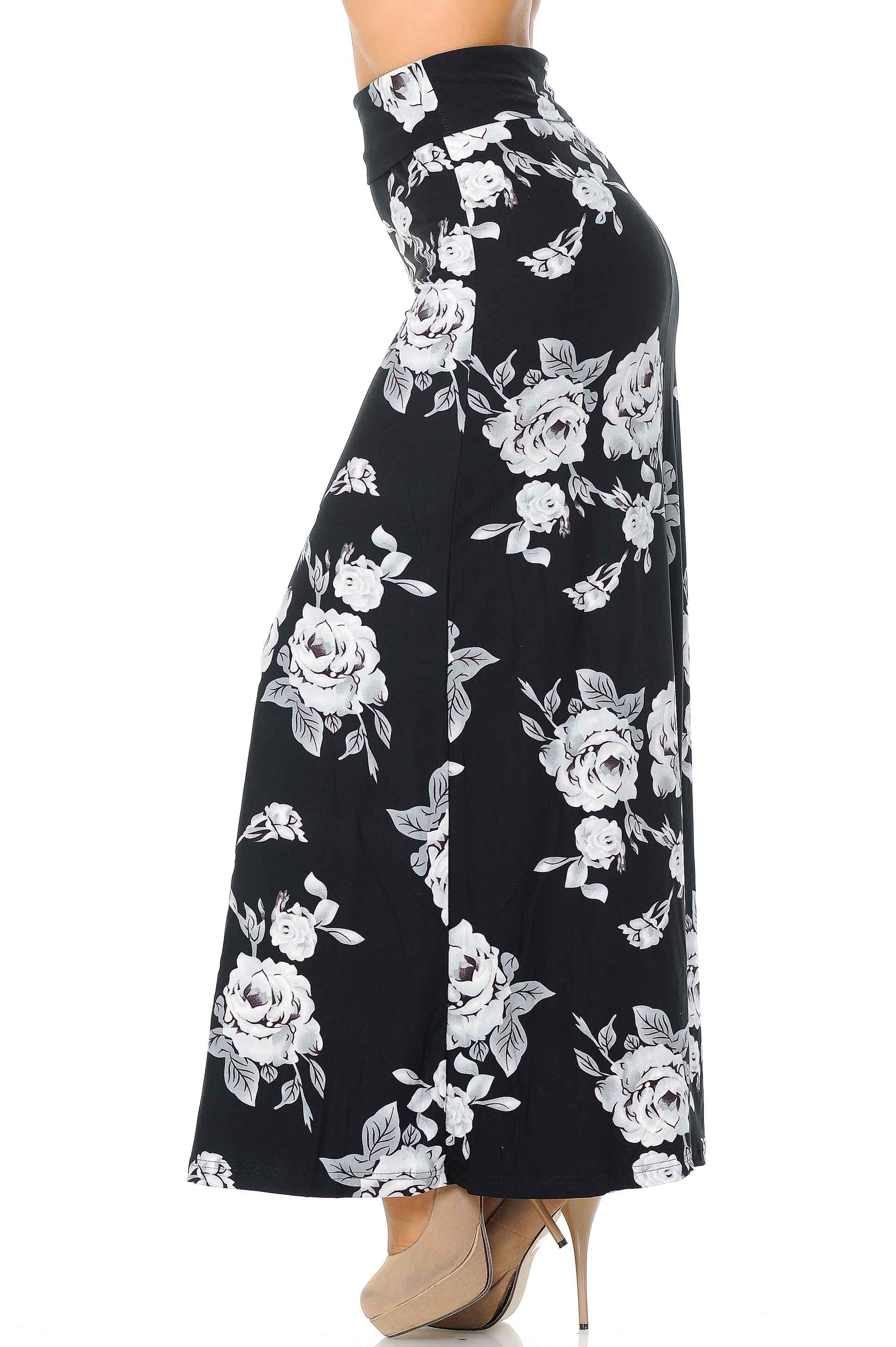 Buttery Soft White Jumbo Rose Plus Size Maxi Skirt (One Size Plus,Black)