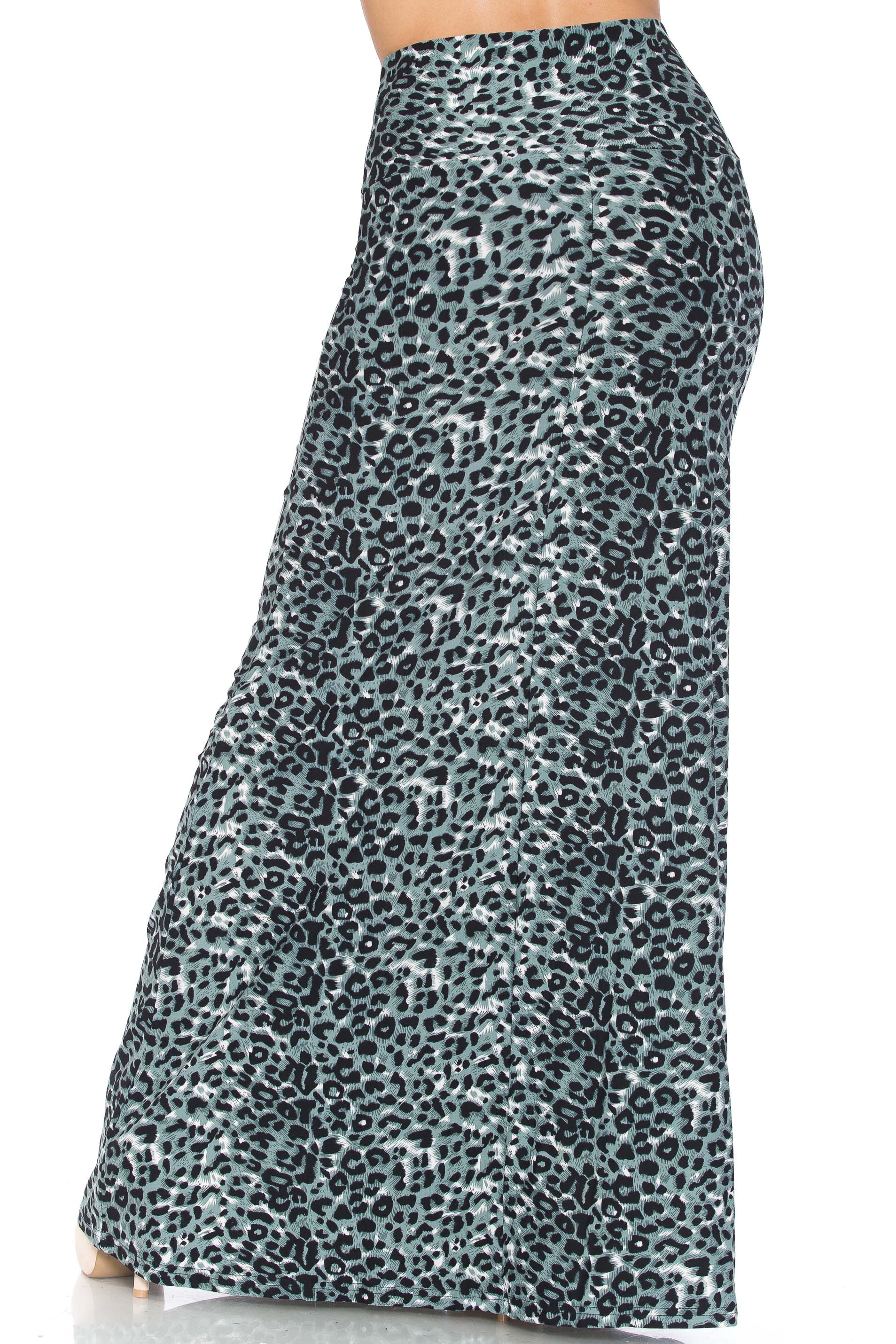 Buttery Soft Snow Leopard Maxi Skirt (One Size Regular,Charcoal)