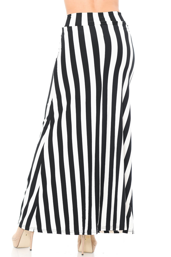 Buttery Soft Black and White Wide Stripe Maxi Skirt (One Size Regular,Black)