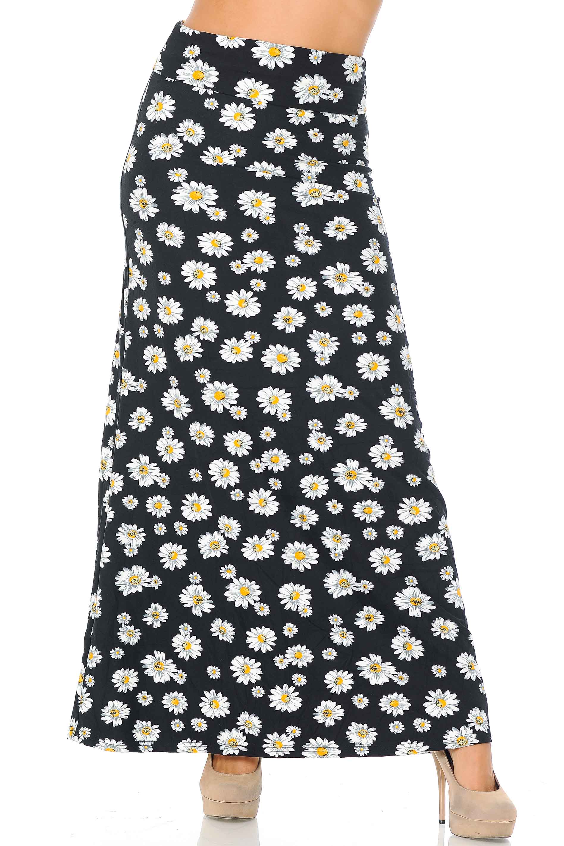 Buttery Soft Daisy Maxi Skirt (One Size Regular,Black)
