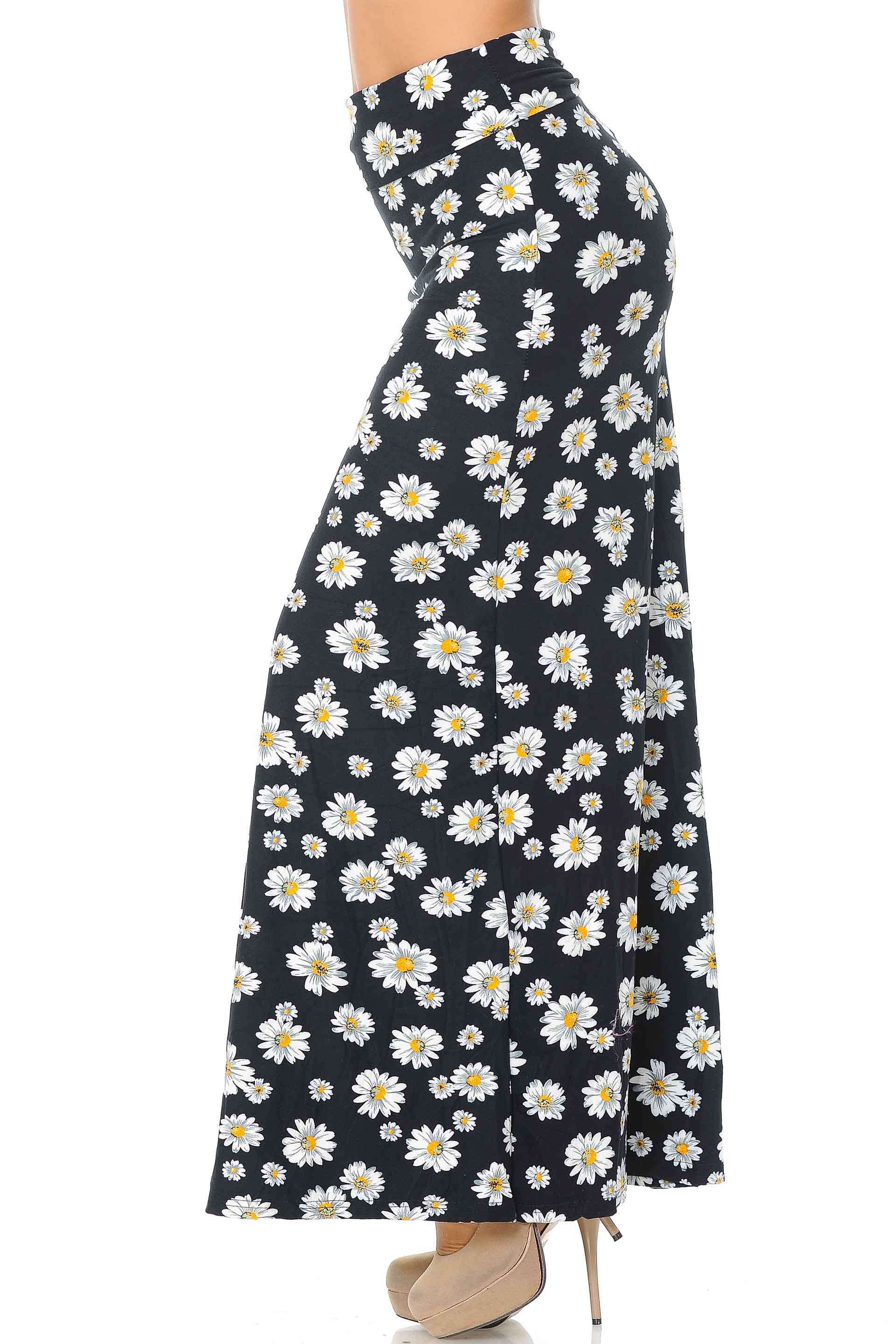 Buttery Soft Daisy Maxi Skirt (One Size Regular,Black)