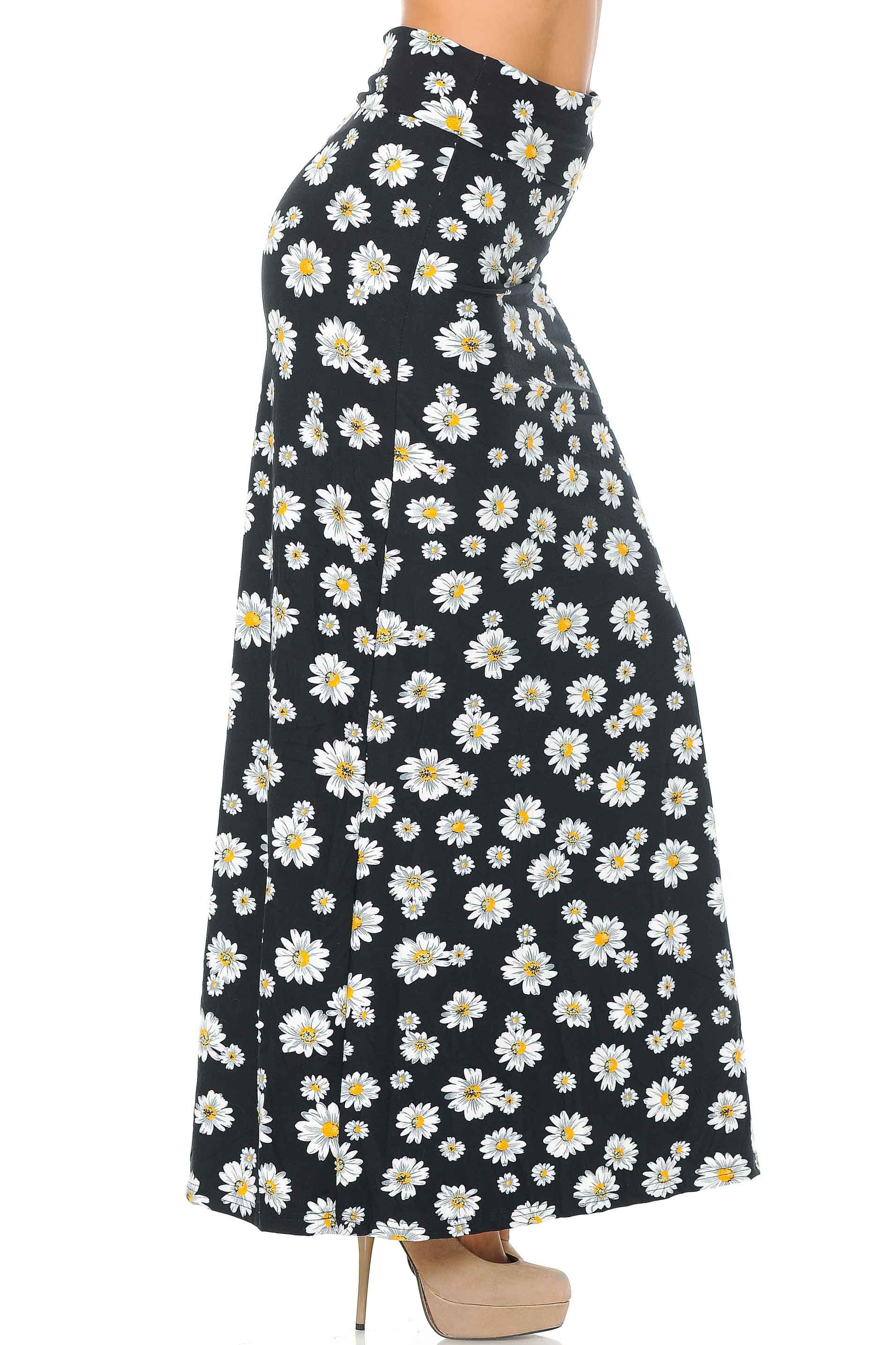 Buttery Soft Daisy Maxi Skirt (One Size Regular,Black)