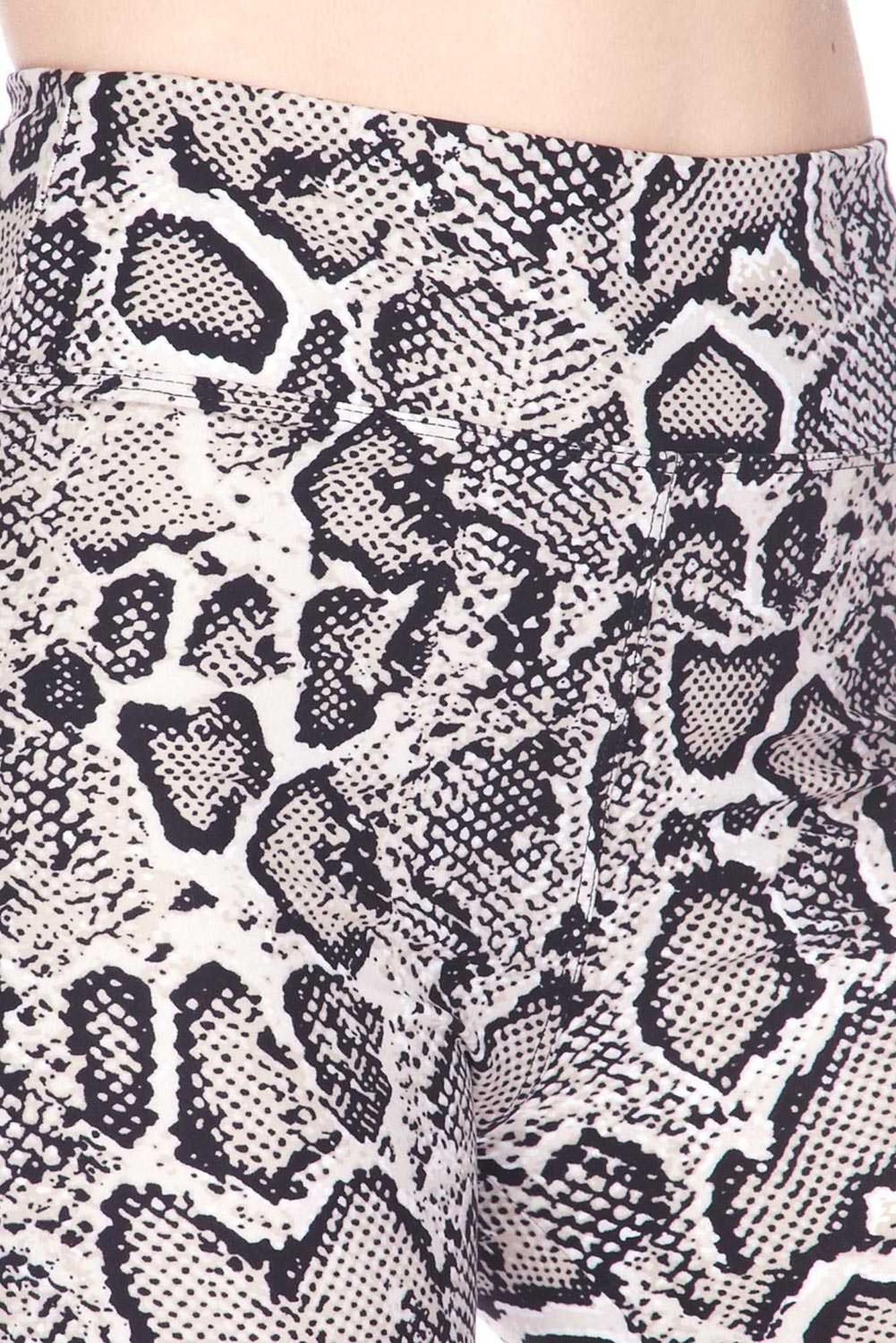 Buttery Soft Beige Boa Snakeskin Plus Size Shorts (One Size Plus,Beige)