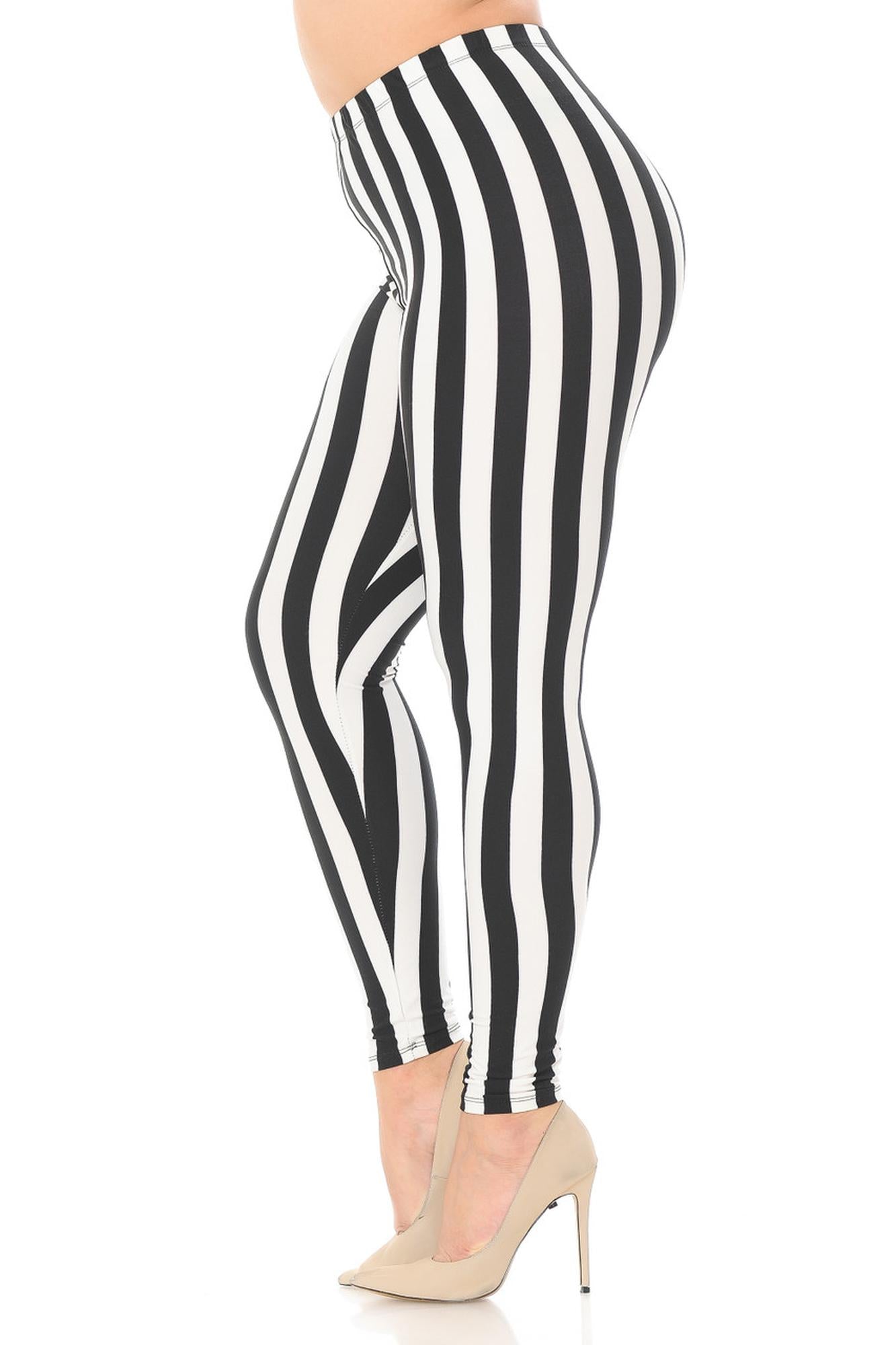 Buttery Soft Beetlejuice Plus Size Leggings (One Size Plus,Black)