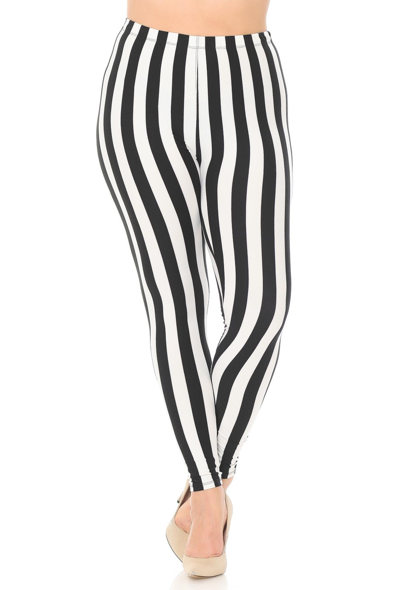 Buttery Soft Beetlejuice Plus Size Leggings (One Size Plus,Black)