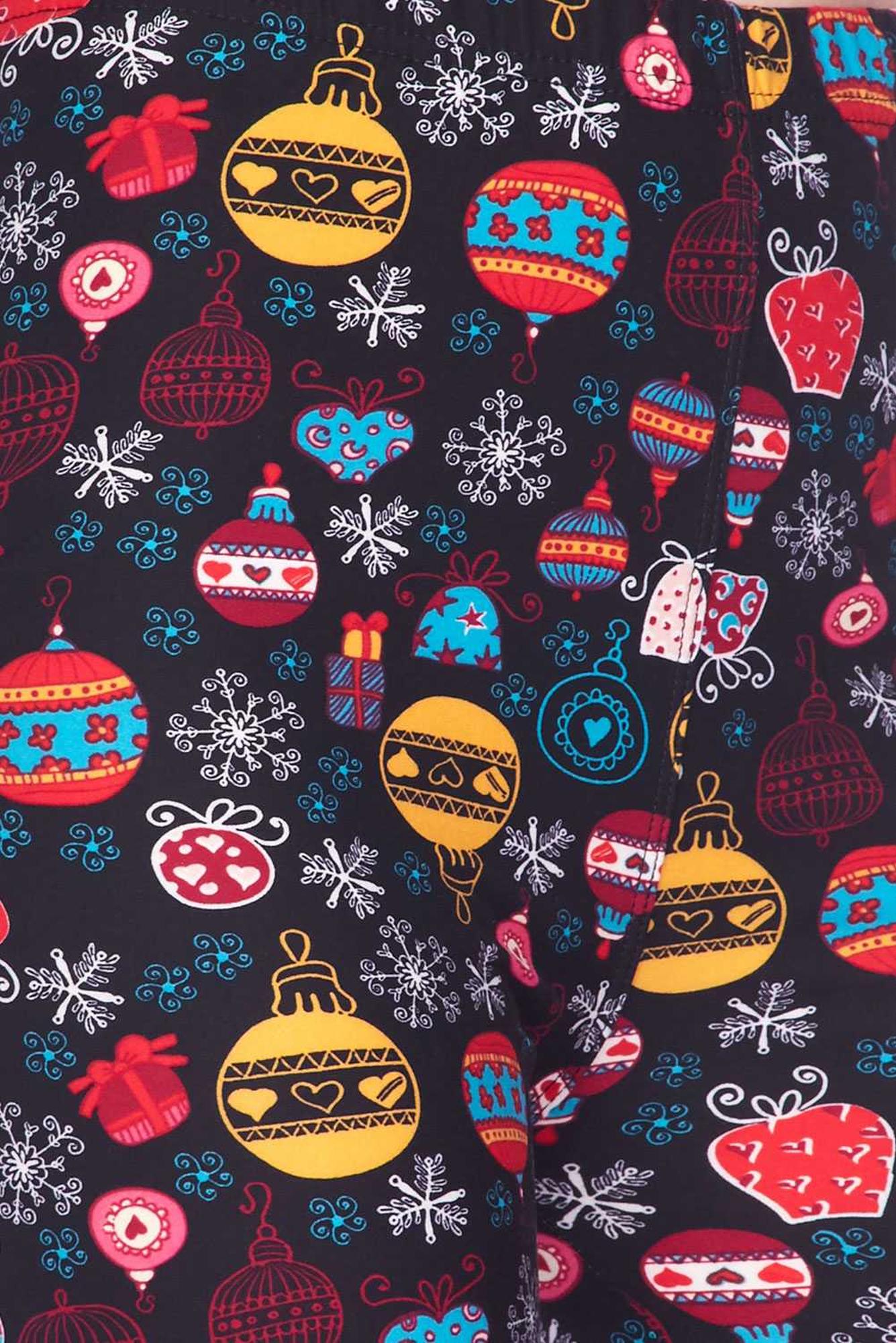 Buttery Soft Colorful Hanging Christmas Ornaments Plus Size Leggings (One Size Plus,Multi Color Bold)