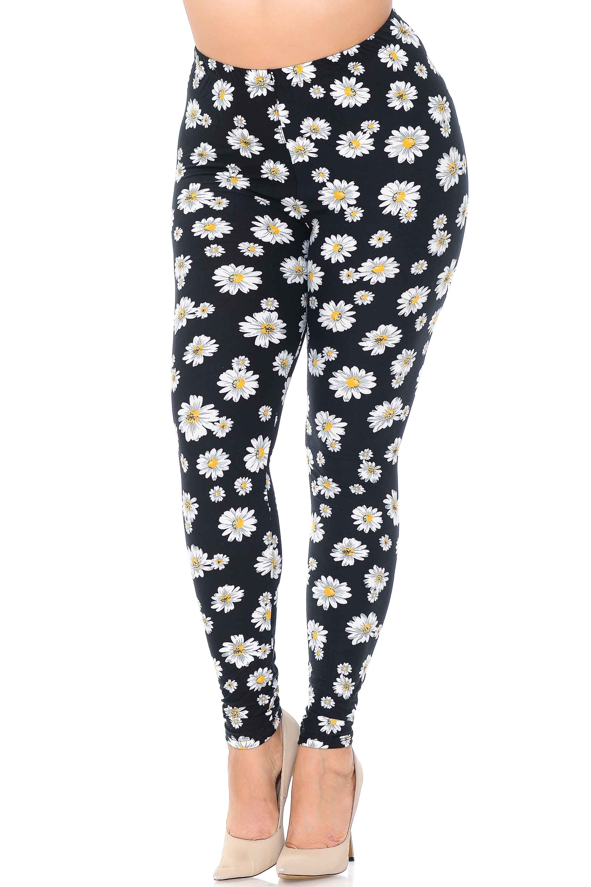 Buttery Soft Daisy Plus Size Leggings (One Size Plus,Black)