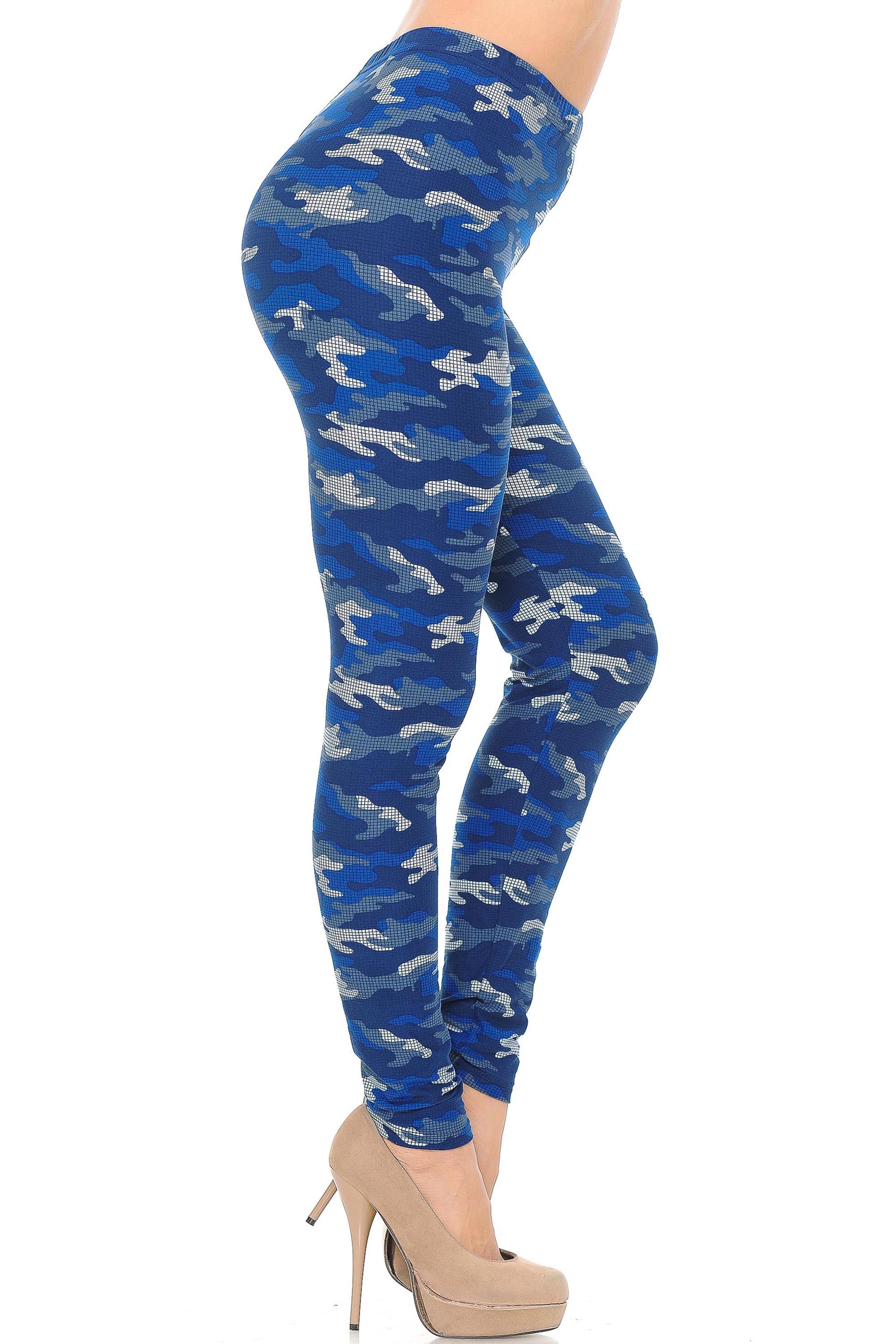 Buttery Soft Blue Grid Camouflage Plus Size Leggings (One Size Plus,Blue)