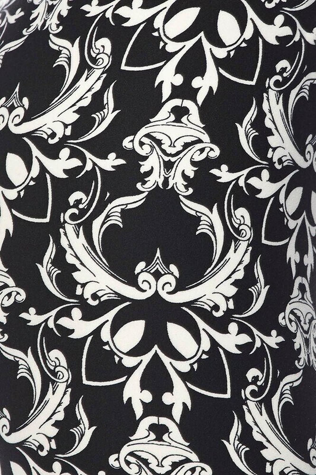 Buttery Soft Baroque Wreath Leggings (One Size Regular,Black)