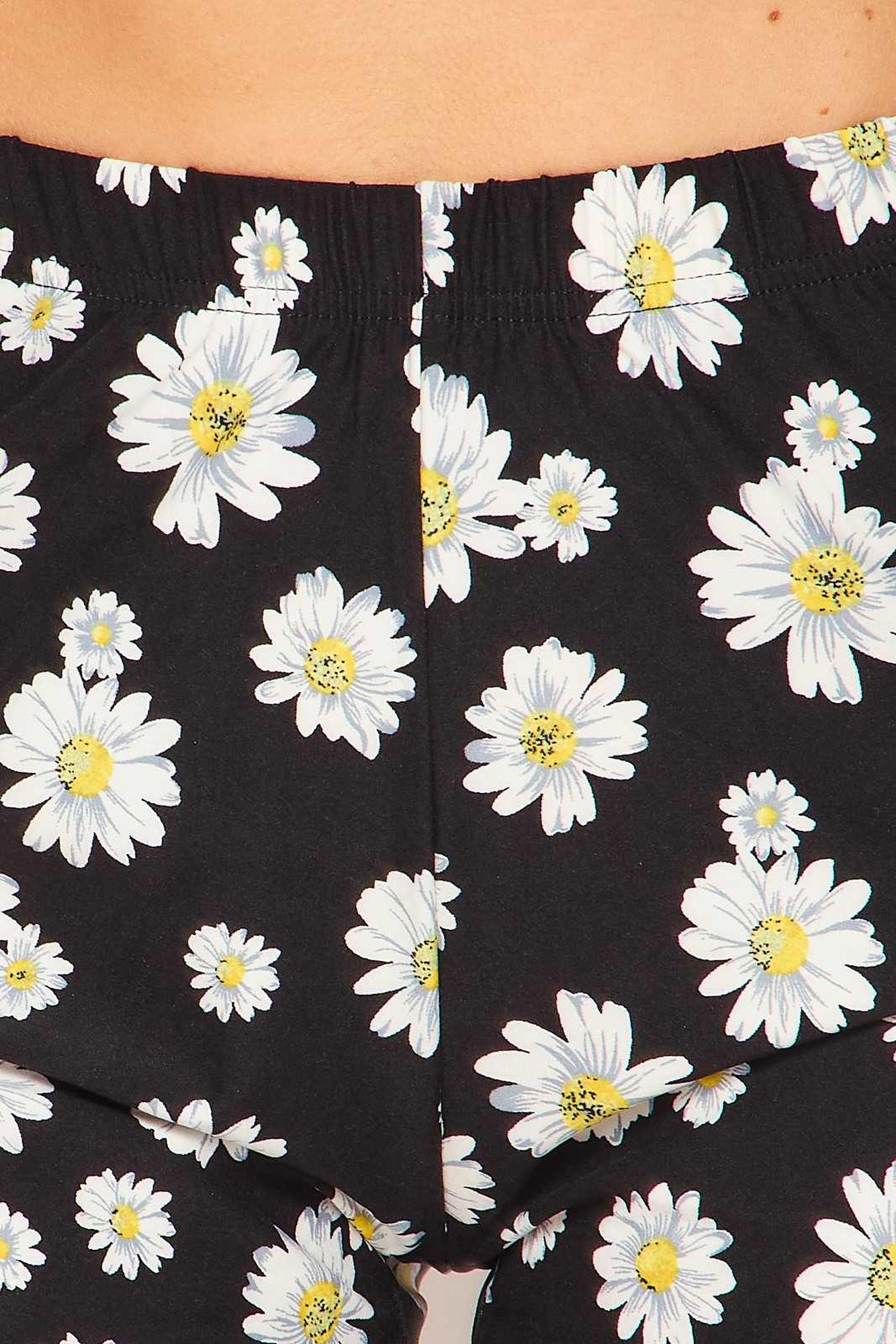 Summer Sport Daisy Dolphin Shorts